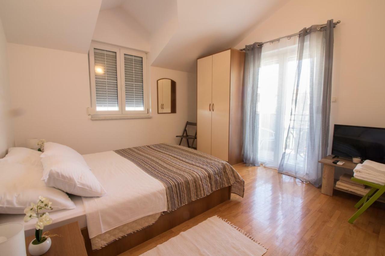 Apartments Luna Sveti Filip i Jakov Exterior foto
